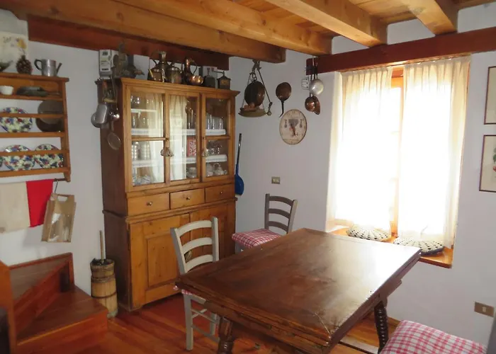 Kır Evi Roncaiola Tirano